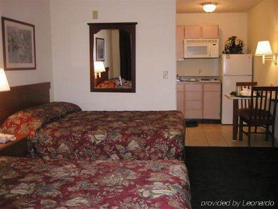 Intown Suites Extended Stay Select Corpus Christi Tx Room photo